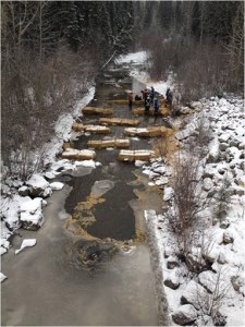 20131202_obed_spill_hay_bales_catch_sediment